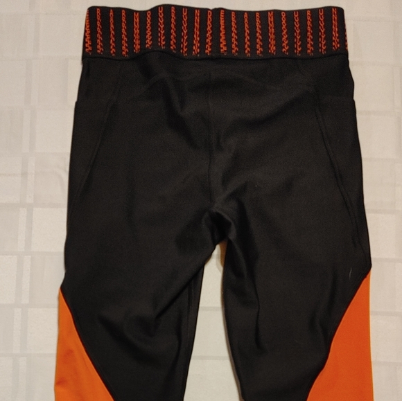 Under Armour HeatGear Compression Leggings Size Small - Picture 2 of 8